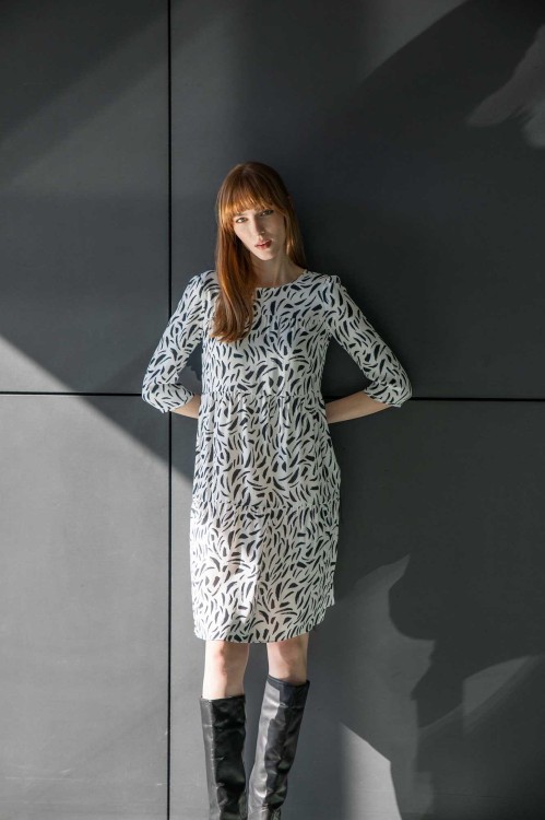 Swobodna biało-czarna sukienka (1).jpg