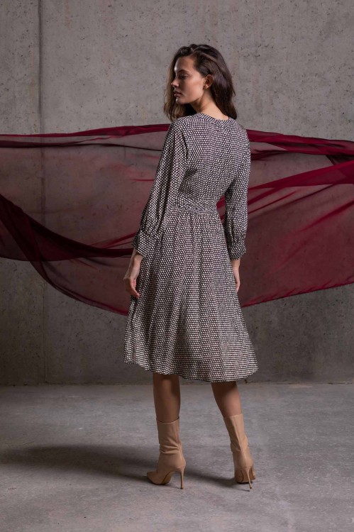 Czarno-kremowa rozkloszowana sukienka (2).jpg