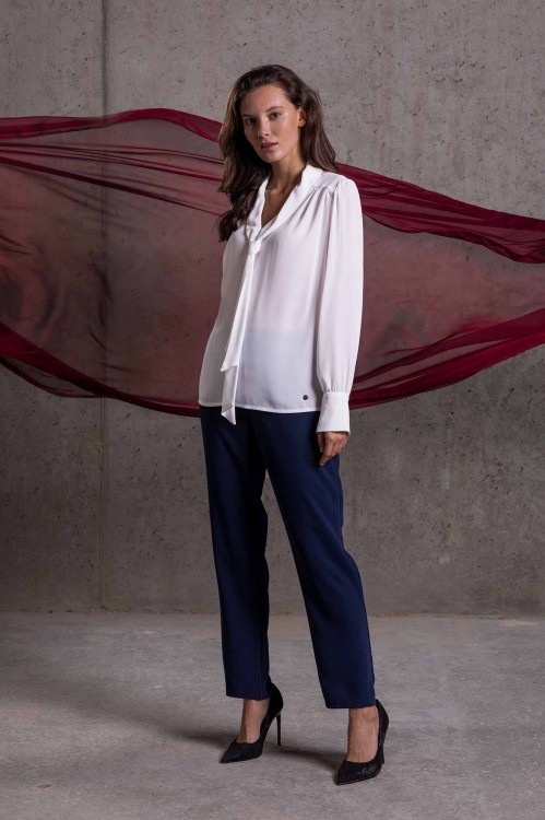 Granatowe spodnie z gumką w talii  (1).jpg