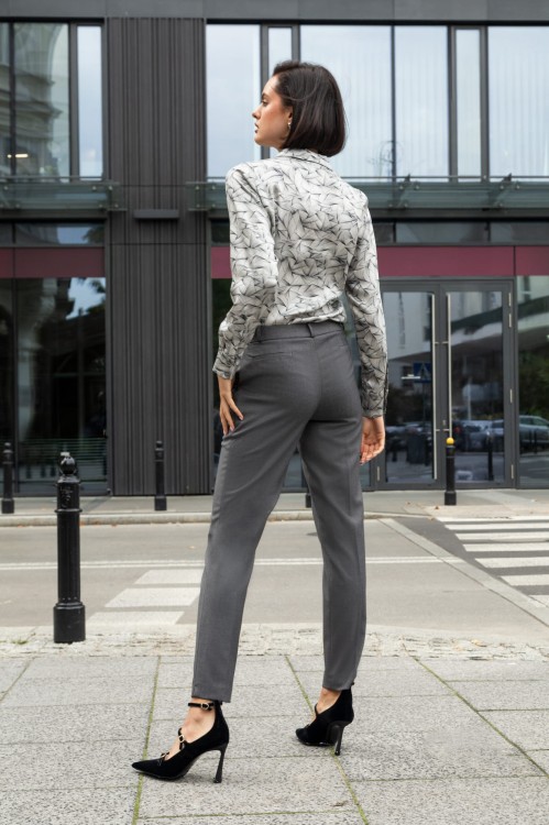 Szare spodnie w kant 1