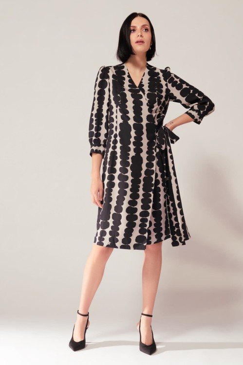 Kopertowa sukienka w czarny wzór (2).jpg