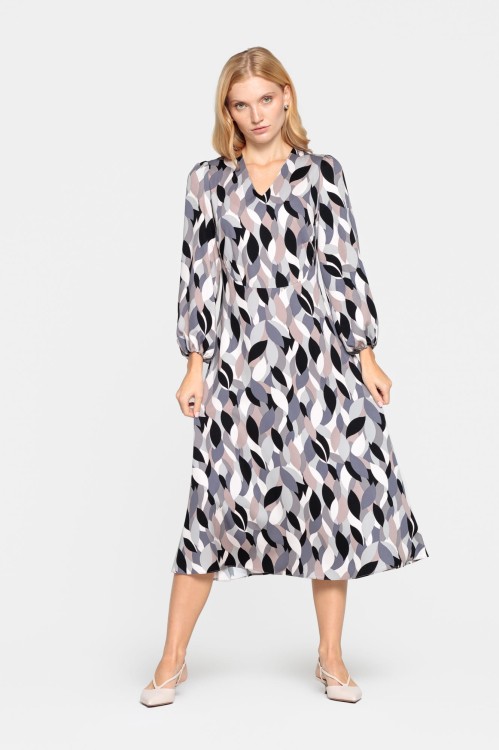 Wiskozowa sukienka w oryginalny wzór1