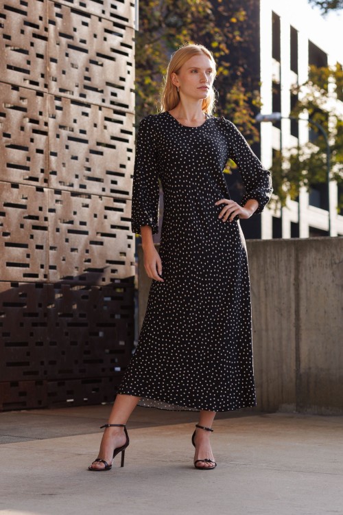 Sukienka maxi w drobny wzór4