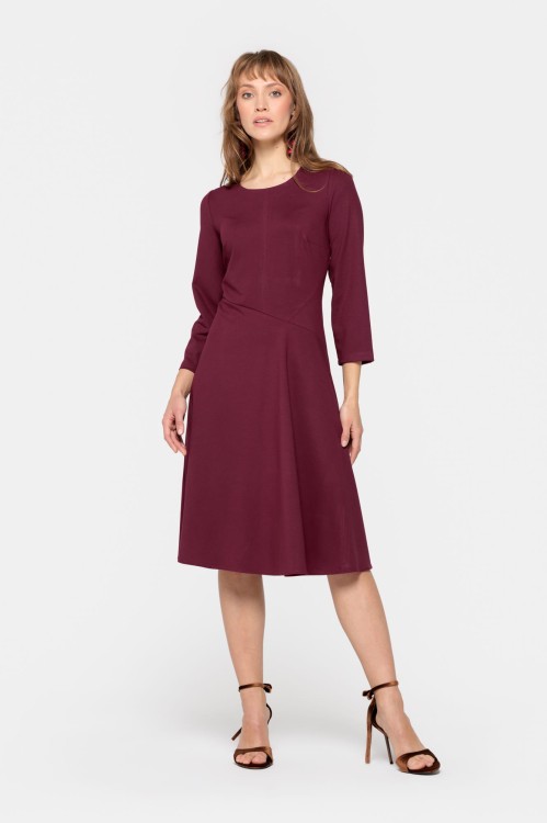 Rozkloszowana sukienka w kolorze bordowym (2).jpg