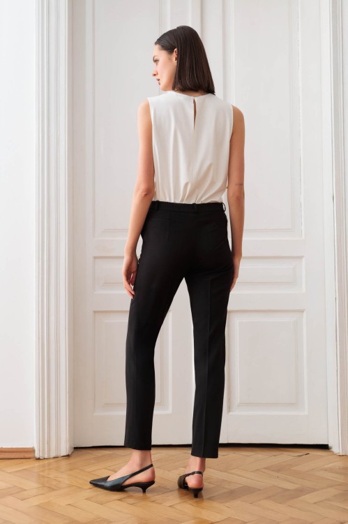 Czarne klasyczne spodnie 3.jpg