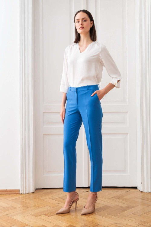 Niebieskie spodnie o klasycznym kroju 2.jpg