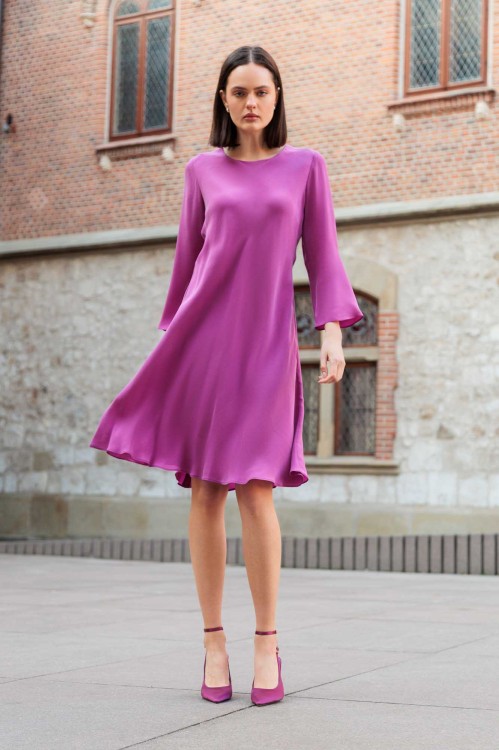 Ciemno różowa sukienka za kolano 2.jpg