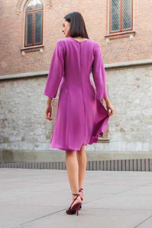 Ciemno różowa sukienka za kolano 3.jpg