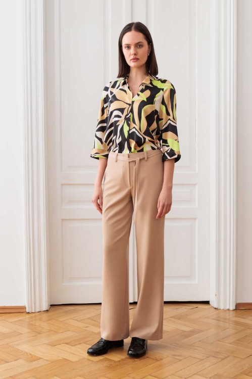 Spodnie beżowe z paskiem 1.jpg